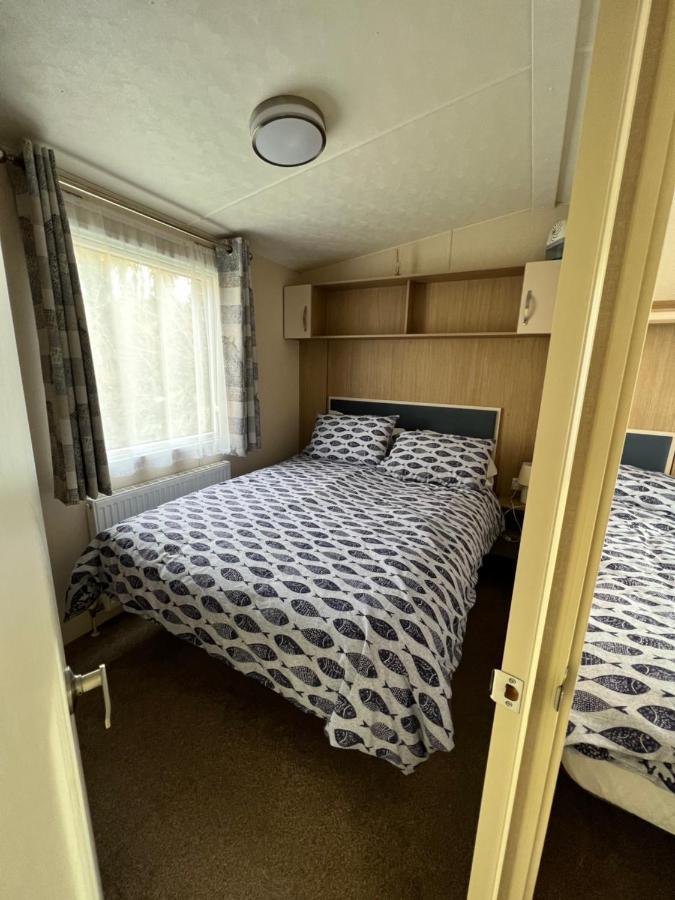 Mollys Retreat Pet Friendly Three Bed Caravan With Small Garden Newquay Bay Resort Quieter Area Of Park エクステリア 写真