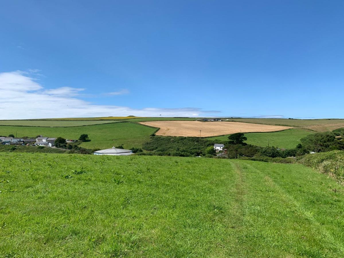 Mollys Retreat Pet Friendly Three Bed Caravan With Small Garden Newquay Bay Resort Quieter Area Of Park エクステリア 写真