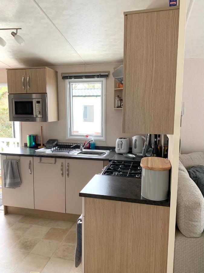 Mollys Retreat Pet Friendly Three Bed Caravan With Small Garden Newquay Bay Resort Quieter Area Of Park エクステリア 写真