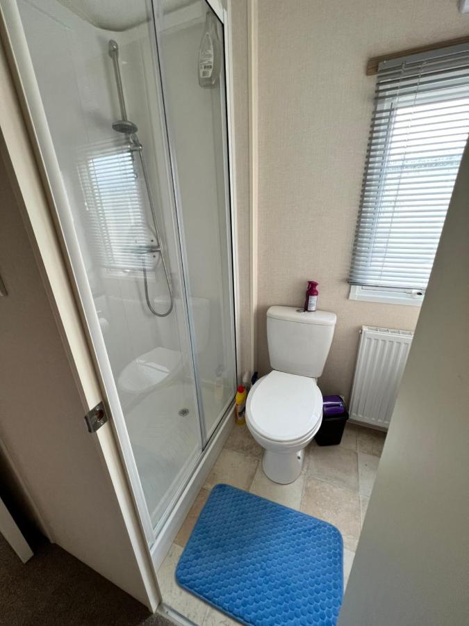 Mollys Retreat Pet Friendly Three Bed Caravan With Small Garden Newquay Bay Resort Quieter Area Of Park エクステリア 写真